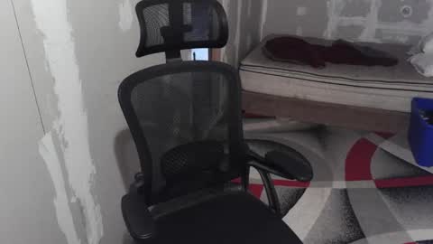 Snapshot of l1v1nth3dr3am chatting on September 10, 2025, 2:44 am l1v1nth3dr3am online show from September 10, 2025, 2:44 am