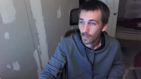 Snapshot of l1v1nth3dr3am chatting on September 17, 2025, 2:57 am l1v1nth3dr3am online show from September 17, 2025, 2:57 am