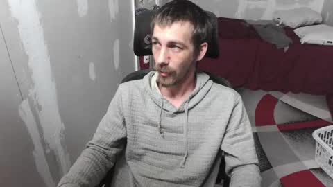 Snapshot of l1v1nth3dr3am chatting on October 1, 2025, 6:58 pm l1v1nth3dr3am online show from October 1, 2025, 6:58 pm