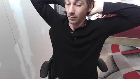 Snapshot of l1v1nth3dr3am chatting on October 17, 2025, 10:07 am l1v1nth3dr3am online show from October 17, 2025, 10:07 am