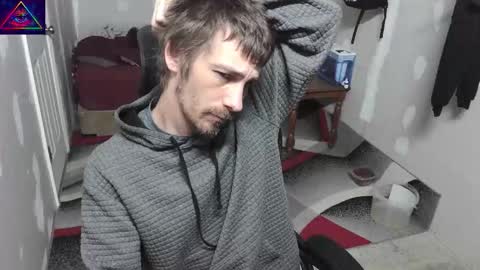 Snapshot of l1v1nth3dr3am chatting on November 5, 2025, 4:12 am l1v1nth3dr3am online show from November 5, 2025, 4:12 am