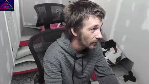 Snapshot of l1v1nth3dr3am chatting on November 8, 2025, 5:07 am l1v1nth3dr3am online show from November 8, 2025, 5:07 am