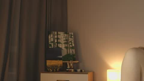 Alice online show from October 5, 2025, 6:06 pm