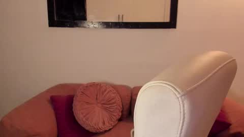 Jazmin online show from November 9, 2025, 3:38 am