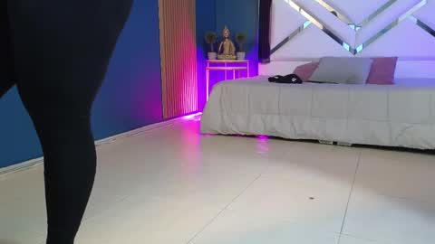 Snapshot of laady_brownn chatting on April 27, 2026, 11:19 am Cris online show from April 27, 2026, 11:19 am