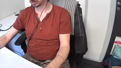 labelette007 online show from March 5, 2025, 4:46 pm