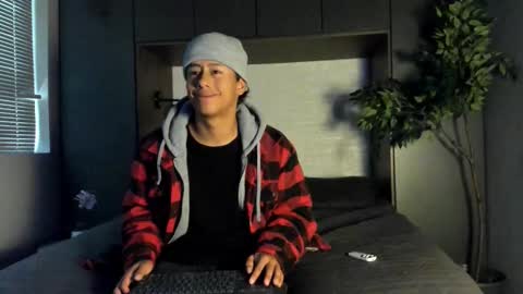 labrinthteasing online show from September 23, 2025, 12:41 pm