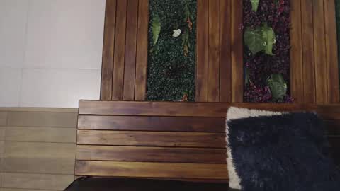 labrinthteasing online show from October 18, 2025, 8:09 pm