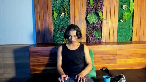 Snapshot of labrinthteasing chatting on February 5, 2026, 12:10 pm labrinthteasing online show from February 5, 2026, 12:10 pm