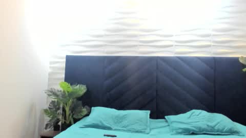 Snapshot of labrinthteasing chatting on February 6, 2026, 12:19 pm labrinthteasing online show from February 6, 2026, 12:19 pm