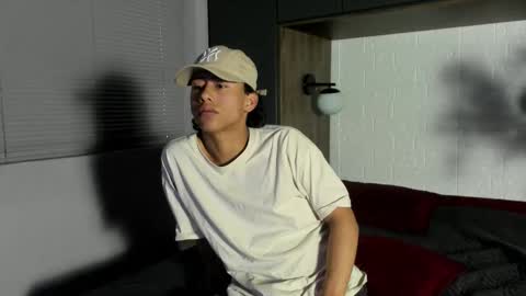 Snapshot of labrinthteasing chatting on February 7, 2026, 3:05 pm labrinthteasing online show from February 7, 2026, 3:05 pm