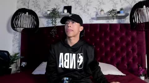 Snapshot of labrinthteasing chatting on February 8, 2026, 11:57 am labrinthteasing online show from February 8, 2026, 11:57 am