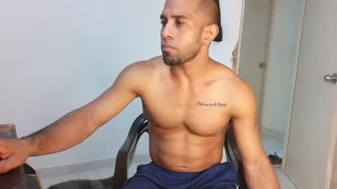Snapshot of lacasadelosmunecosbq chatting on August 1, 2026, 5:07 am Bruno Smith online show from August 1, 2026, 5:07 am