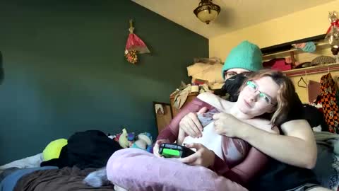 lacedinsin online show from September 25, 2025, 7:50 pm