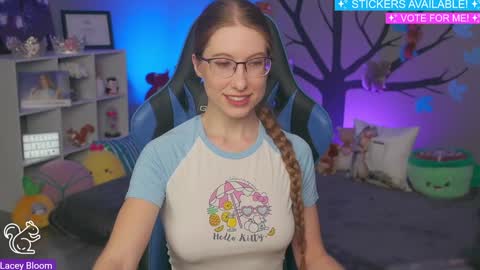 Snapshot of laceybloom chatting on January 9, 2025, 2:11 am Lacey Bloom online show from January 9, 2025, 2:11 am