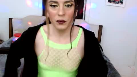 Lacey Phoenix online show from December 18, 2025, 1:55 am