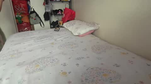 Snapshot of lachickadelbronx chatting on May 2, 2026, 1:27 pm lachickadelbronx online show from May 2, 2026, 1:27 pm