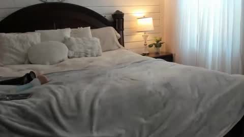 lacii_lo online show from May 18, 2026, 3:29 pm