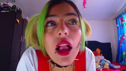 Snapshot of lacolombiana_bitch chatting on May 8, 2026, 7:52 pm Valentina online show from May 8, 2026, 7:52 pm