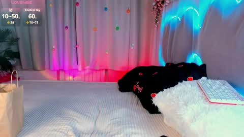 Snapshot of lada2k4 chatting on April 9, 2026, 5:29 am Lada online show from April 9, 2026, 5:29 am