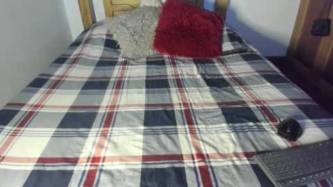 Akyra  online show from October 22, 2025, 12:05 pm