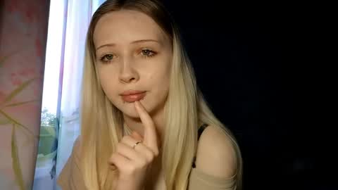 Lada online show from May 10, 2026, 1:00 am