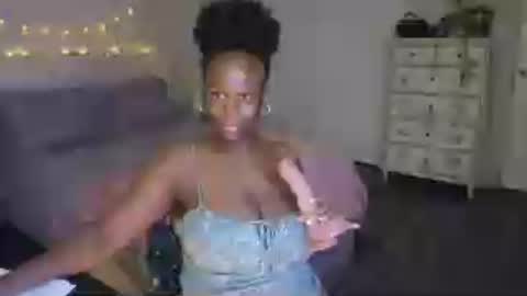 Snapshot of ladiosa_selene chatting on August 3, 2026, 3:38 am La Diosa Selene online show from August 3, 2026, 3:38 am