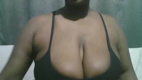 lady_dearra online show from September 16, 2025, 2:12 am