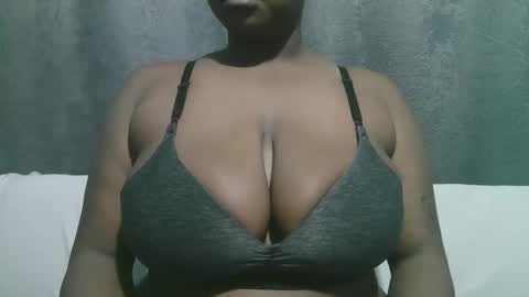 lady_dearra online show from October 20, 2025, 2:12 am