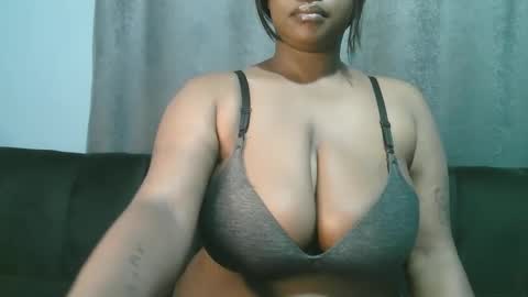 lady_dearra online show from May 18, 2026, 3:02 am