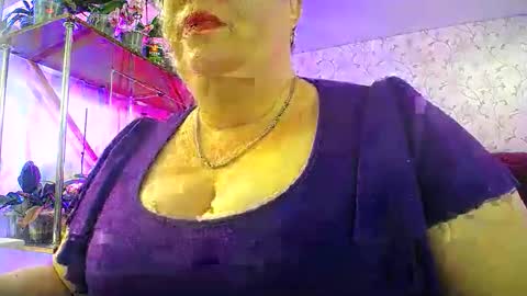 Snapshot of lady_gloria chatting on May 16, 2026, 6:43 am Lady Gloria online show from May 16, 2026, 6:43 am