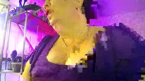 Snapshot of lady_gloria chatting on May 28, 2026, 6:10 am Lady Gloria online show from May 28, 2026, 6:10 am