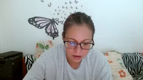 Snapshot of lady_hellena chatting on July 20, 2026, 5:22 am Hellene online show from July 20, 2026, 5:22 am