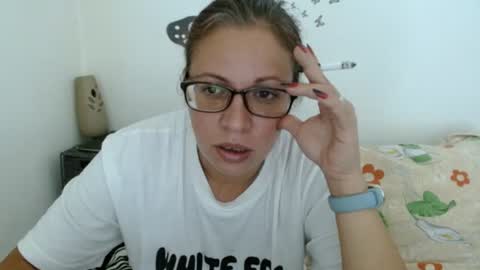 Snapshot of lady_hellena chatting on July 21, 2026, 6:49 am Hellene online show from July 21, 2026, 6:49 am