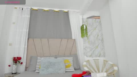 lady_miss___ online show from April 7, 2026, 12:05 pm