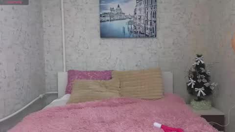 Snapshot of lady_murenza chatting on January 4, 2025, 7:23 pm Diana online show from January 4, 2025, 7:23 pm