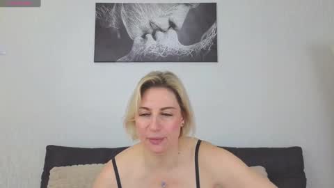 Snapshot of lady_murenza chatting on January 29, 2025, 11:14 pm Diana online show from January 29, 2025, 11:14 pm