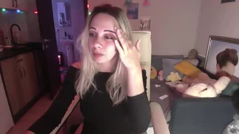 Snapshot of lady_smile69 chatting on October 21, 2025, 7:03 pm lady_smile69 online show from October 21, 2025, 7:03 pm