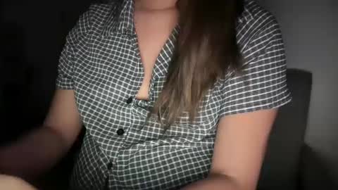 Snapshot of ladybird21 chatting on December 12, 2024, 8:14 am Aria online show from December 12, 2024, 8:14 am