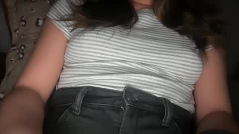 Snapshot of ladybird21 chatting on February 5, 2025, 9:29 pm Aria online show from February 5, 2025, 9:29 pm