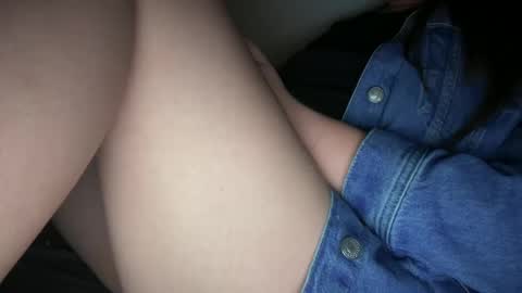 Snapshot of ladybird21 chatting on March 3, 2025, 12:27 pm Aria online show from March 3, 2025, 12:27 pm