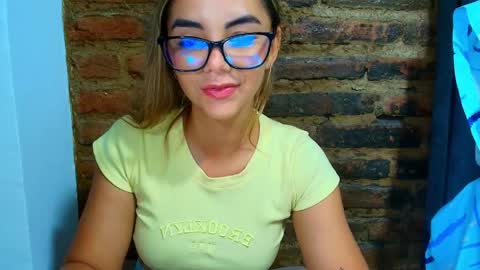 Hello im lady nice to meet you  online show from May 28, 2026, 8:50 pm