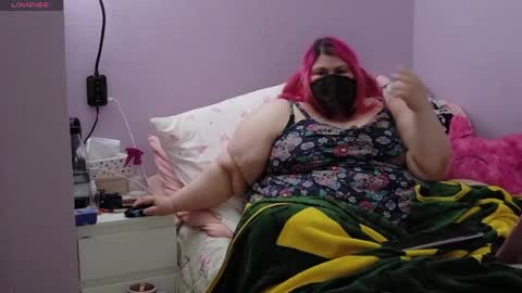 ladykitsunebig online show from May 28, 2026, 7:00 pm