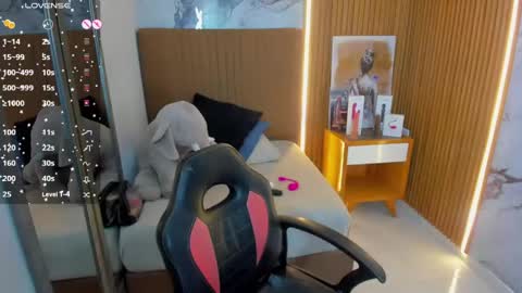 LADY  online show from April 17, 2026, 12:30 pm