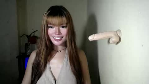 LILY online show from May 19, 2026, 1:33 am