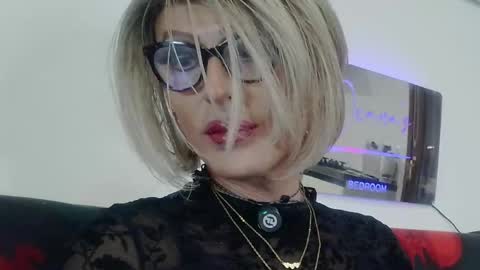 Snapshot of ladyoxana chatting on May 7, 2026, 12:49 am Oxana online show from May 7, 2026, 12:49 am