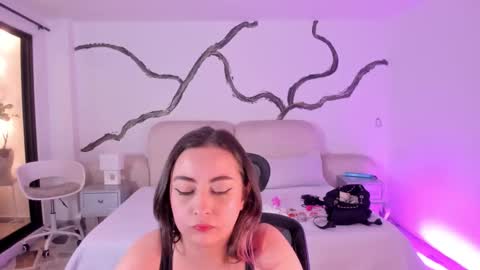 Lady  online show from September 9, 2025, 4:34 am