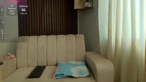 Snapshot of laena_castillo chatting on July 10, 2026, 7:38 pm Laena online show from July 10, 2026, 7:38 pm