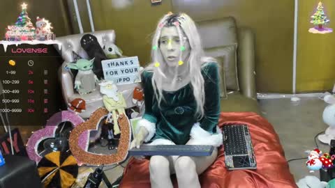 Snapshot of laflakita21 chatting on December 18, 2024, 2:42 am Skinnygirl online show from December 18, 2024, 2:42 am