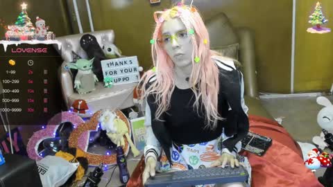 Snapshot of laflakita21 chatting on January 7, 2025, 1:28 am Skinnygirl online show from January 7, 2025, 1:28 am